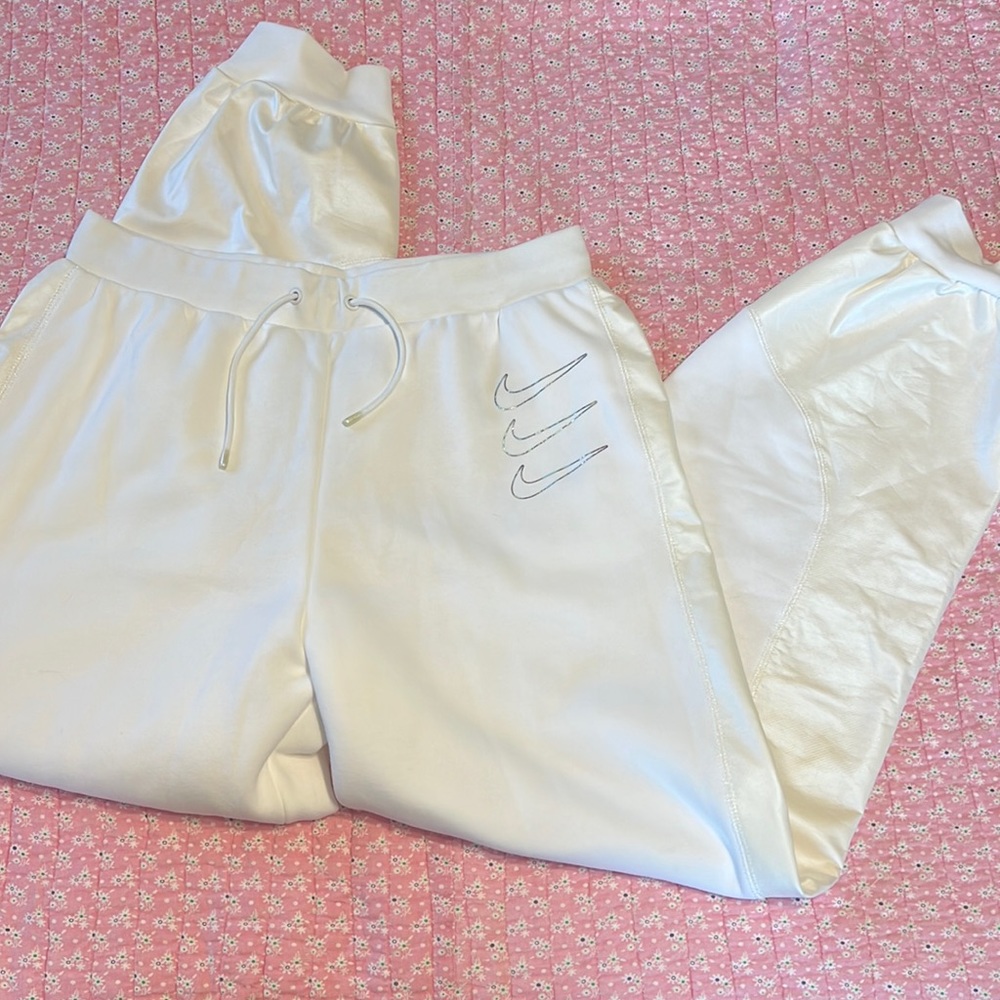 White Nike sweatpants